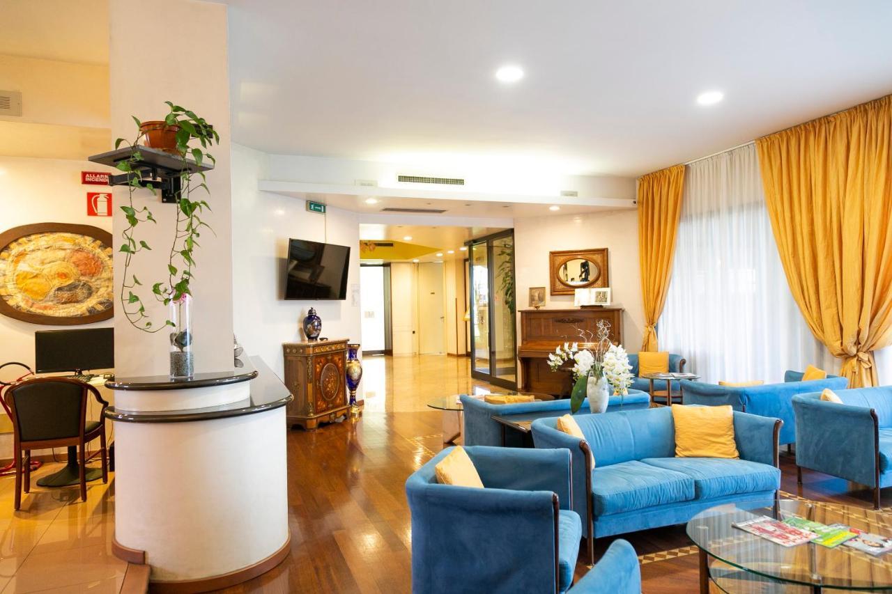 Melas Hotel メラーテ エクステリア 写真