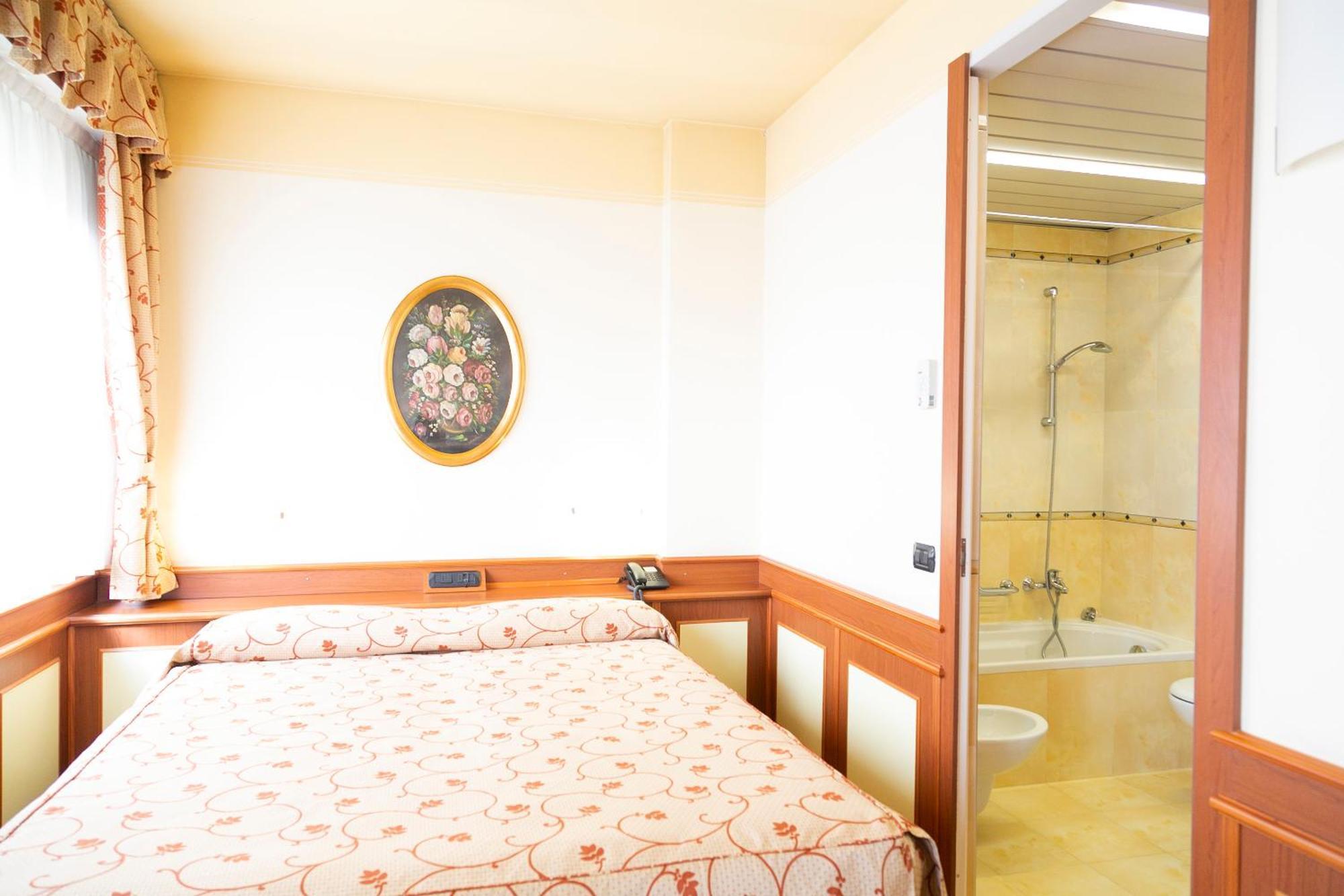 Melas Hotel メラーテ エクステリア 写真