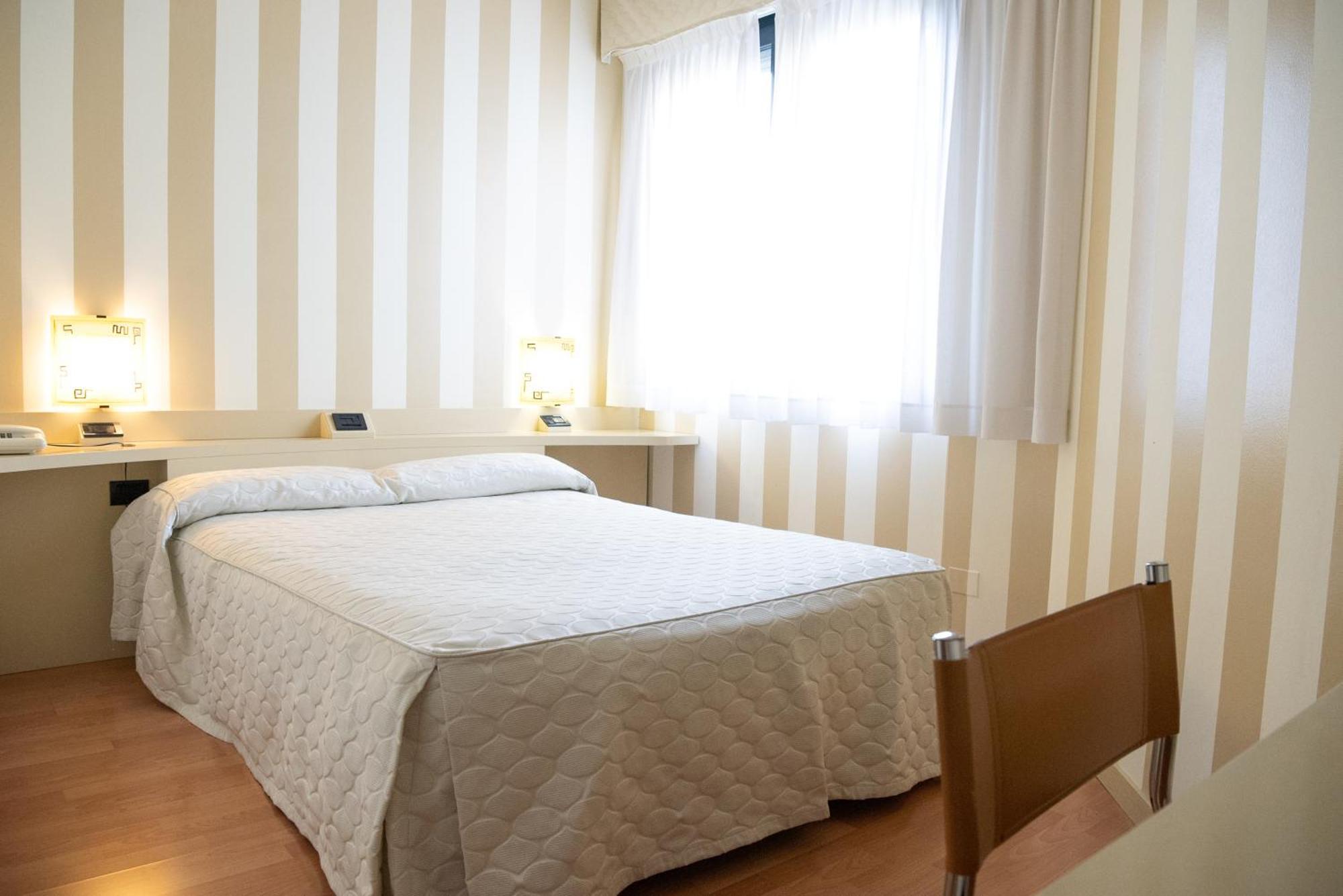 Melas Hotel メラーテ エクステリア 写真