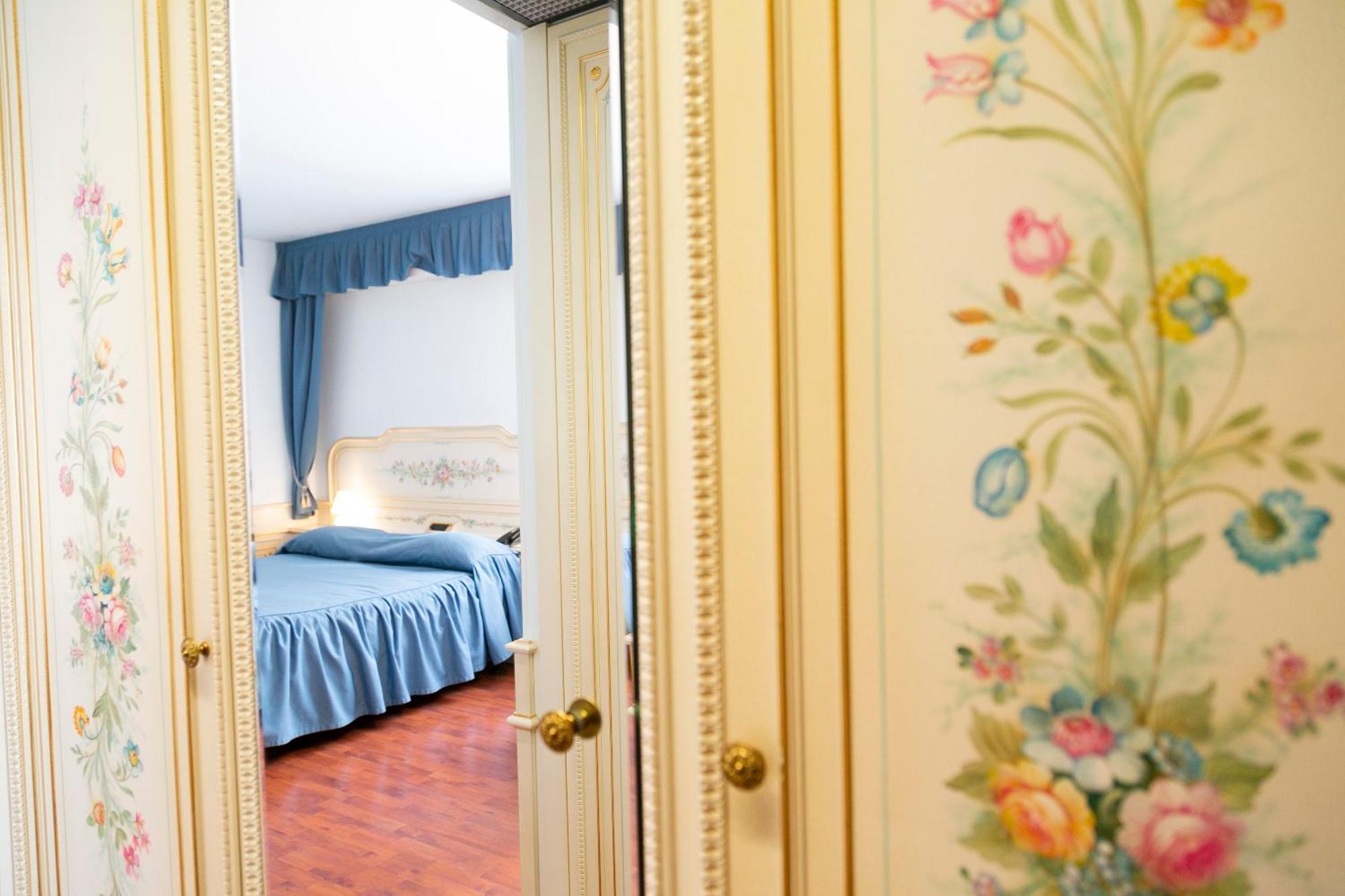 Melas Hotel メラーテ エクステリア 写真
