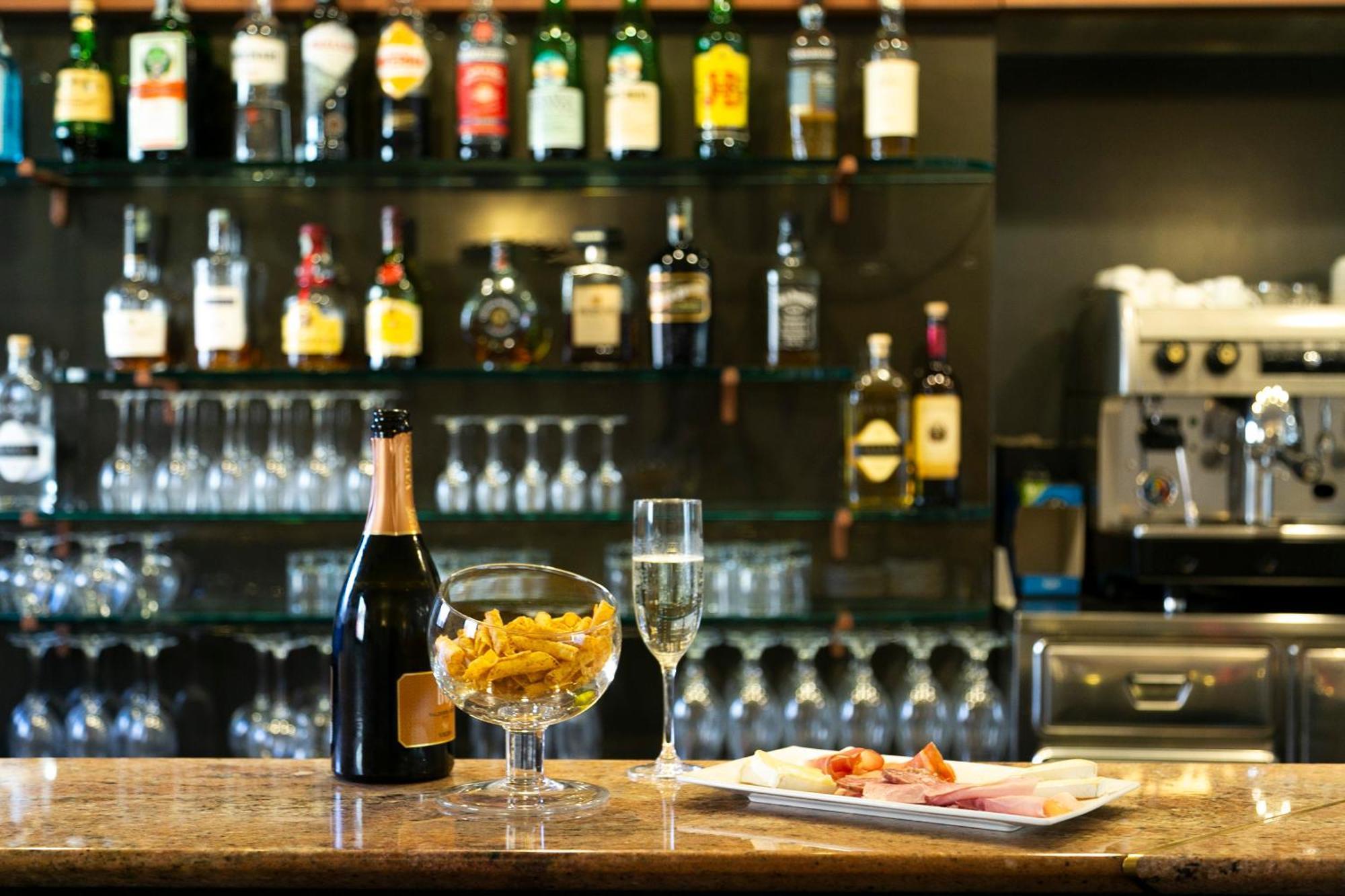 Melas Hotel メラーテ エクステリア 写真
